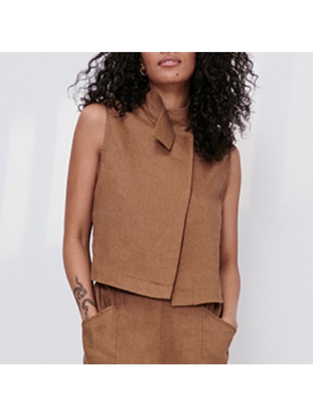 Lunya Woven Linen Sleeveless Shirt in Lush Caramel